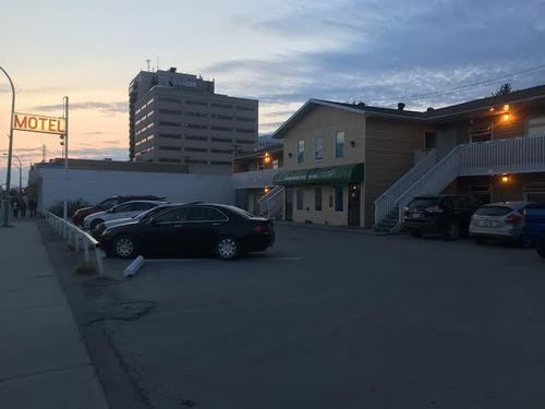 Northern Lites Motel Yellowknife Exteriör bild